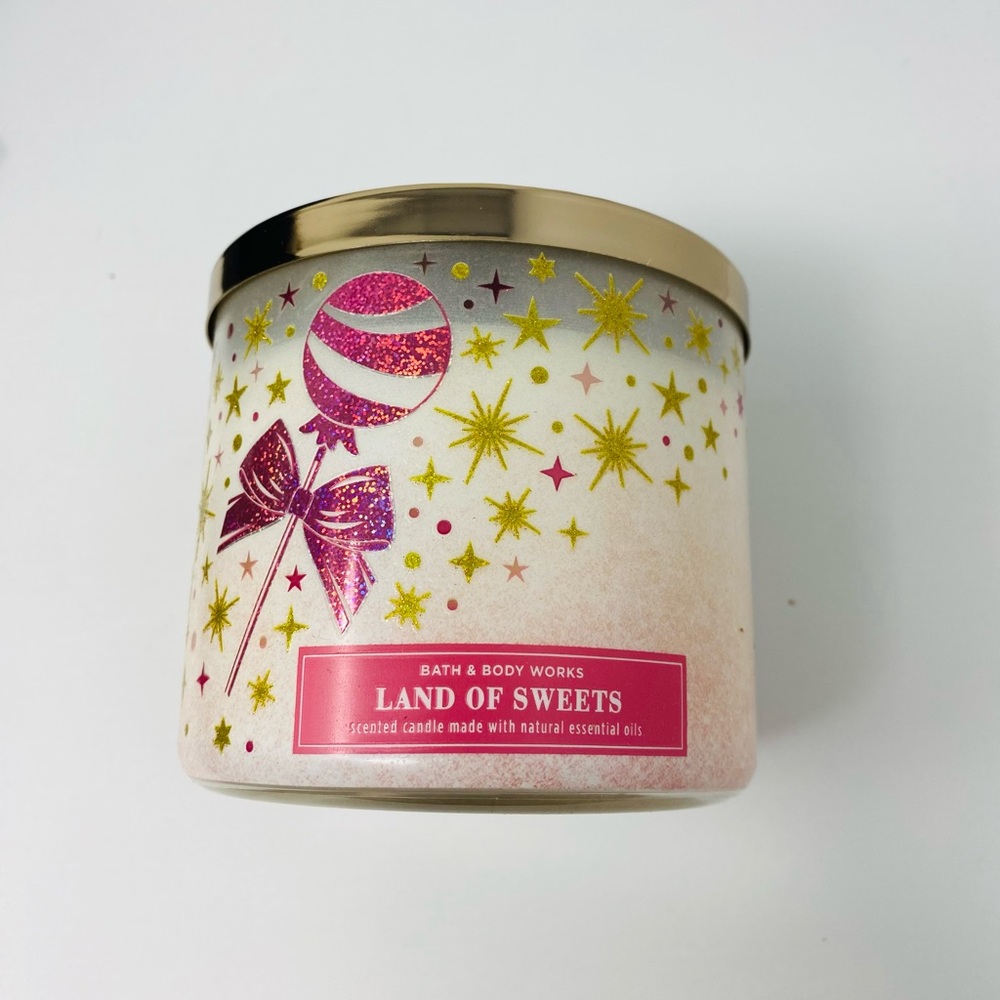 NWT Bath & Body Works 3 Wick Candle Sugared Pomegranate. Up to 60 hours burn